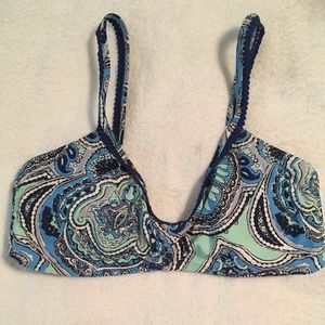 Arie bikini top. Large.  blue paisley print. EUC.